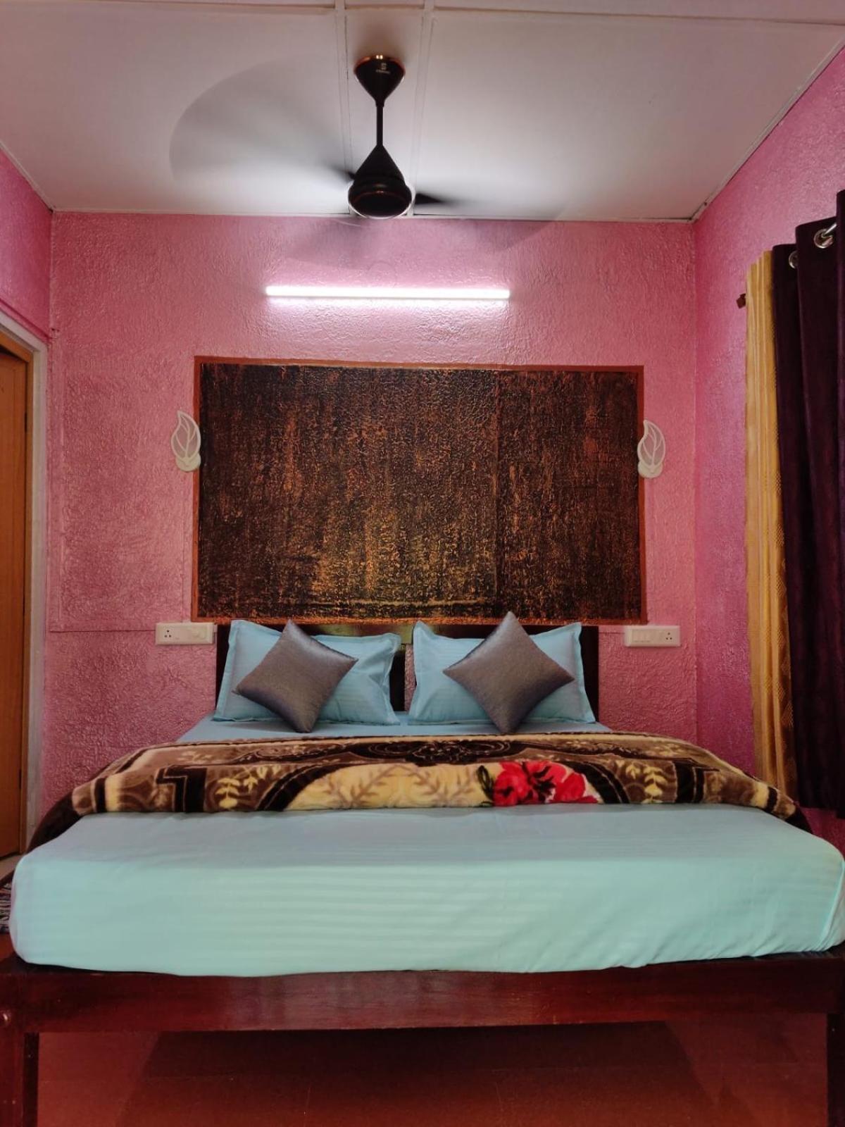 House Of Munnar Homestay *
